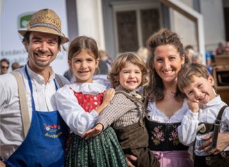 Benjamin con la moglie e i figli