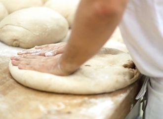 Impastare il pane