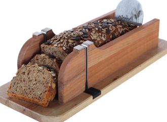 Brot im Schneidebrett